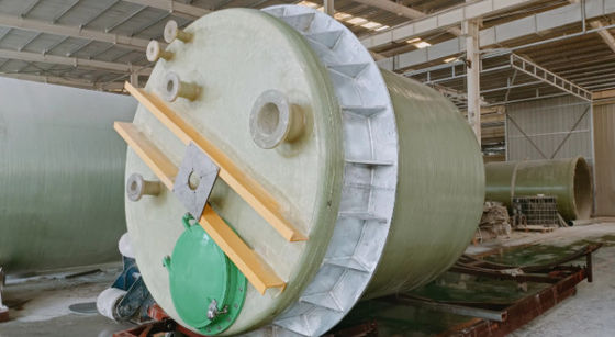 Contenedor de almacenamiento GRP FRP de múltiples medios de gran capacidad Forma horizontal vertical