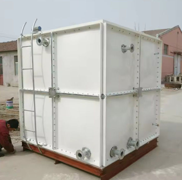 Superficie lisa Panel de FRP de litro enorme Tanque de almacenamiento de agua de galón gigante Recogida de agua de lluvia
